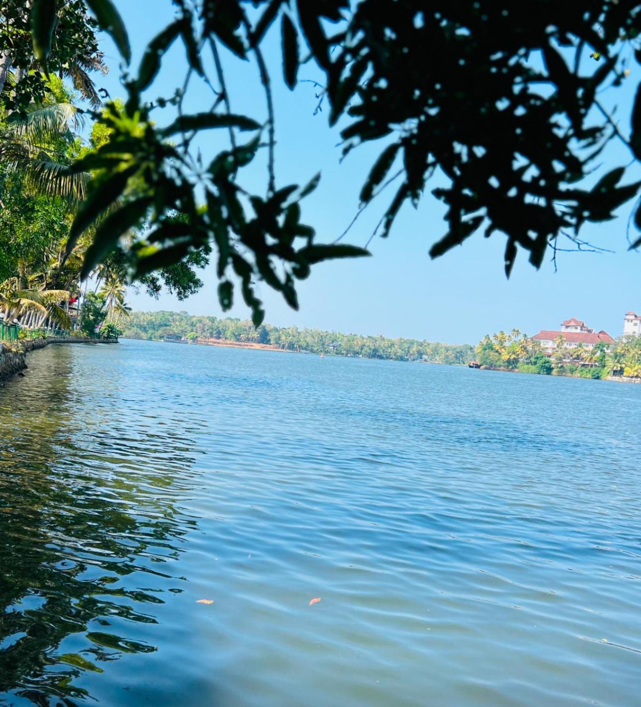 科兰Jaladarshini Lakeside Gardens住宿加早餐旅馆 外观 照片