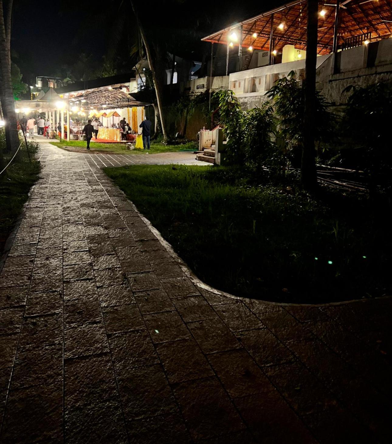 科兰Jaladarshini Lakeside Gardens住宿加早餐旅馆 外观 照片